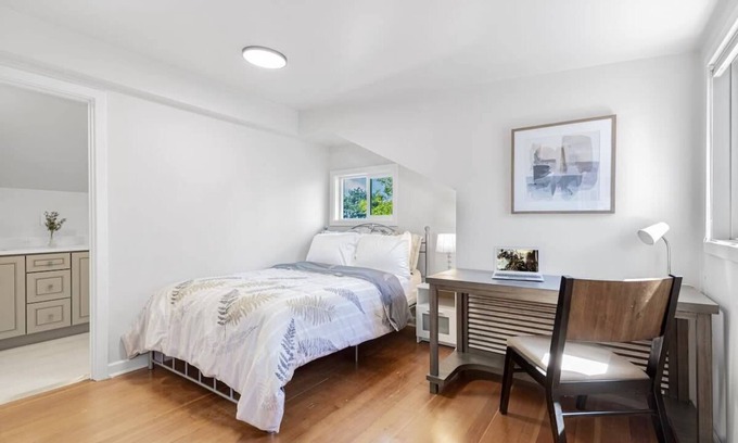 Lower Queen Anne House | Queen Anne Charm Near Tech Hubs & Entertainment