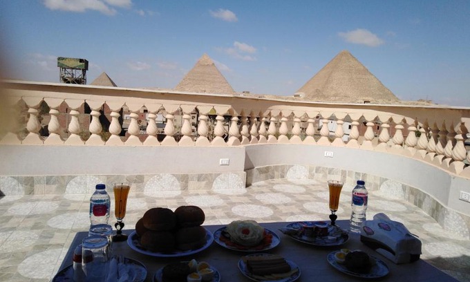 Giza Hotel | Queen Pyramids View Inn