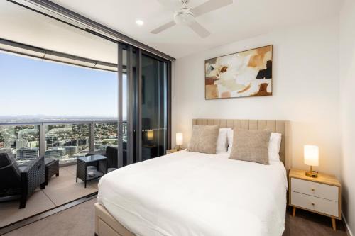 Brisbane Central Business District Apartment | Queen's Wharf Brisbane Luxury Apt River Views