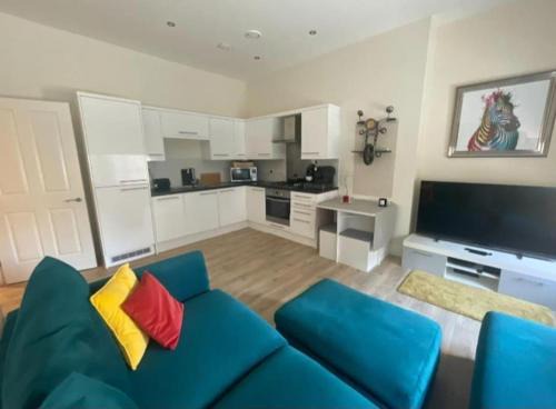 Newcastle-upon-Tyne Apartment | Queen Street Quayside Apartment, NE1 Grade 2 Listed
