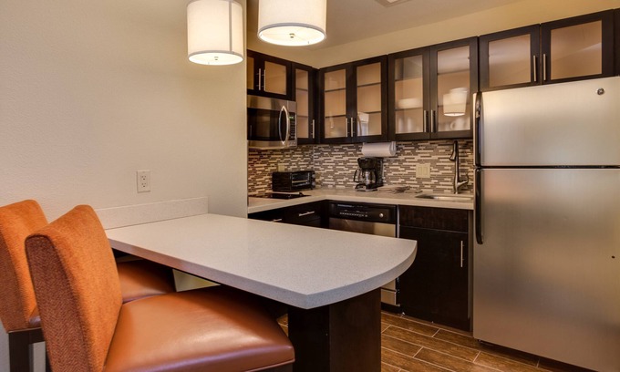 East Point Apartment | Queen Studio Suite Near ATL | Free Breakfast + 24h Business Center!