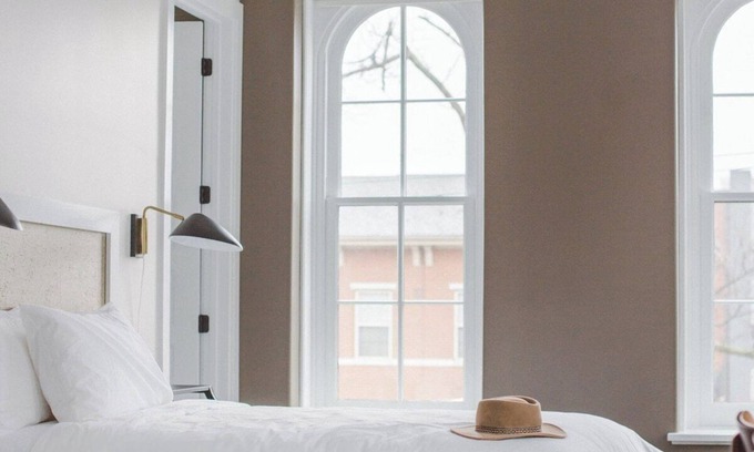 East Market District Apartment | Queen Suite - Hancock House Louisville