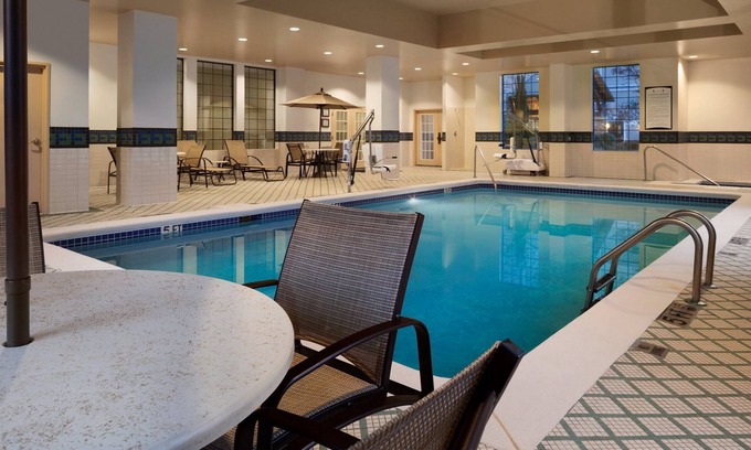 Buckhead Village Condo | Queen Suite with FREE SHUTTLE | Free Breakfast + Pool Access