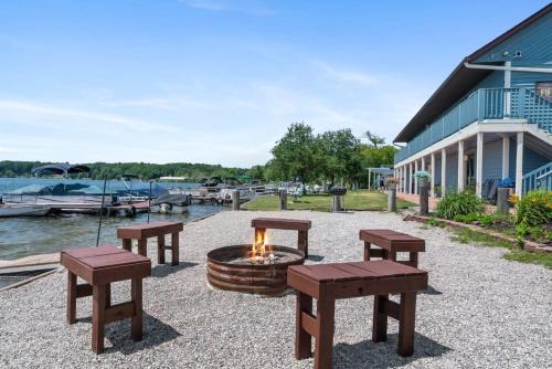 Mayfield Apartment | Queen Suite with Scenic Views at Fife Lake Lodge