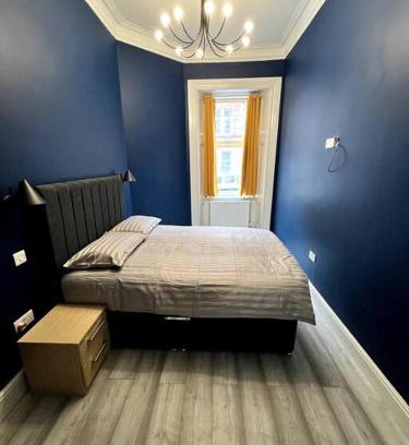 Glasgow Apartment | Queens Park Area, Beautiful vibrant ground floor Apartment Lovely