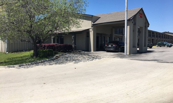 Weatherford Hotel | Quest Inn