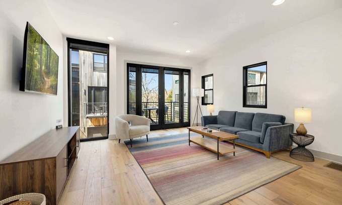 Downtown House | Quest - Trailhead Mews - Optional BlakeSt Access
