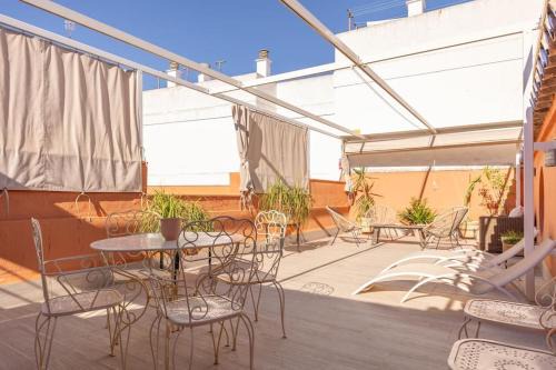 Encarnacion-Regina Apartment | Quevedo Deluxe Penthouse by Valcambre