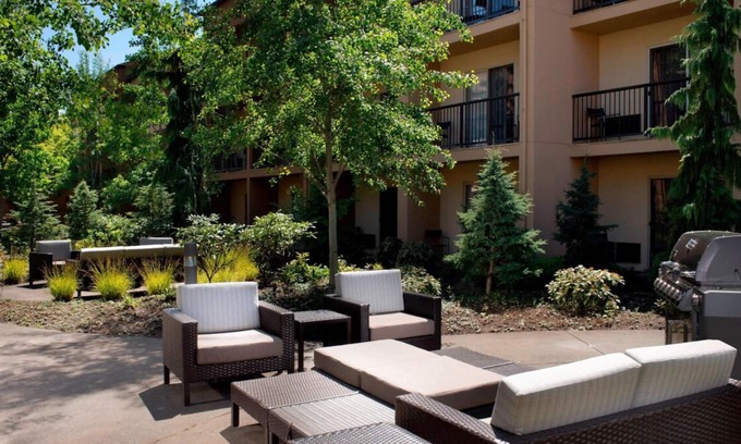 Tanasbourne House | Quick Drive to Winthrop Park! 2 Comfortable Pet-friendly Units, Swimming Pool!