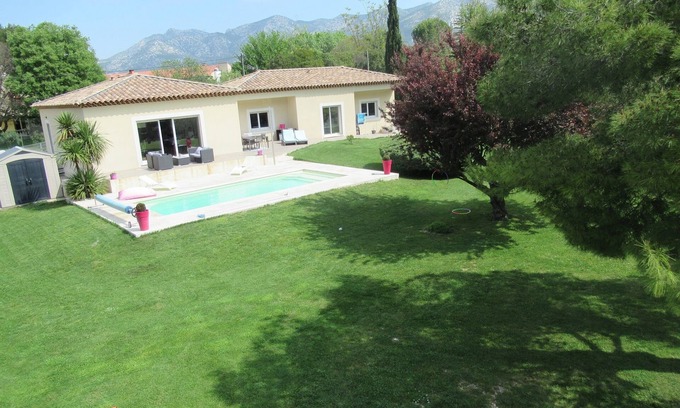 Gemenos Villa | Quiet 150m2 villa with swimming pool in Gemenos (near Cassis)