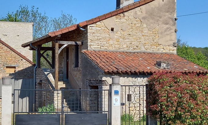 Champagny-sous-Uxelles Cottage | Quiet 3 * gîte for 4, Cluny, Tournus, Taizé, Cormatin, greenway