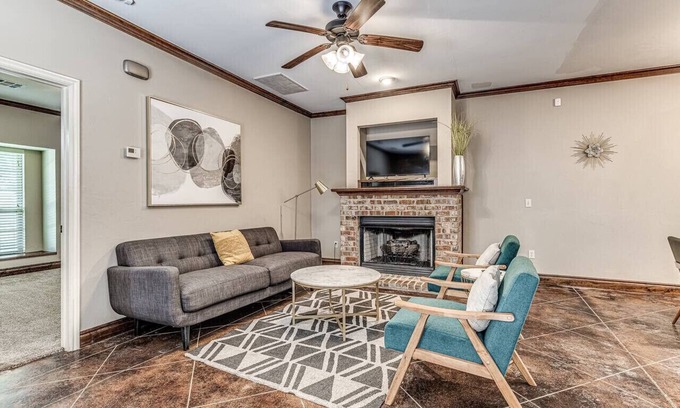 Central Oklahoma City House | Quiet 4 Bed Home With HOA Park