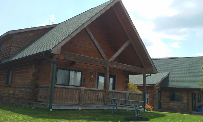 Warrens Cabin | Quiet And Beautiful!
