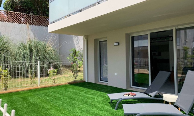 Meze Apartment | Quiet and Comfortable 3-Star Apartment Steps from the Beach in Mèze