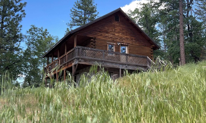 Susanville Cabin | Quiet and Cozy Cabin