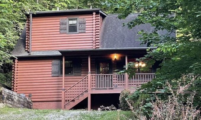 Kyle Cabin | Quiet and Private Cabin near White Oak Creek.