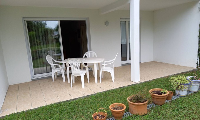 Saint-Jean-de-Luz Apartment | quiet apartment near downtown and beaches south exposure garden terras