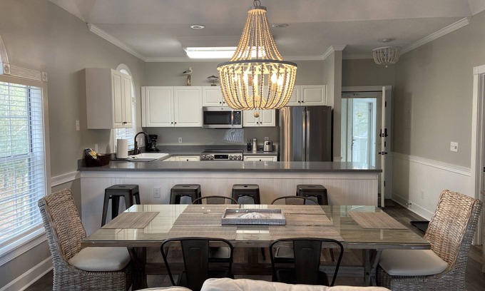 Arcadian Shores Condo | Quiet Beach Getaway