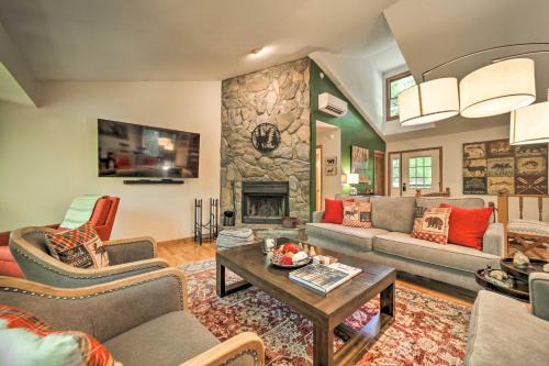 Sapphire House | Quiet Blue Ridge Haven Less Than 4 Mi to Sapphire Resort!