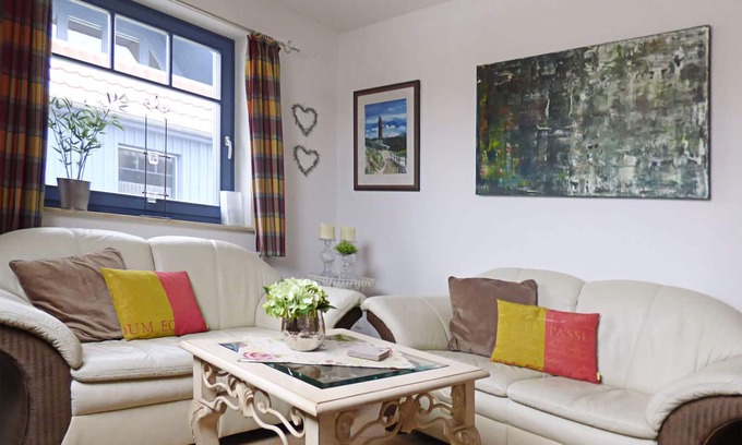 Ostseebad Prerow Apartment | quiet, bright apartment in 1. Floor with west-facing balcony, WiFi, 4 pers.