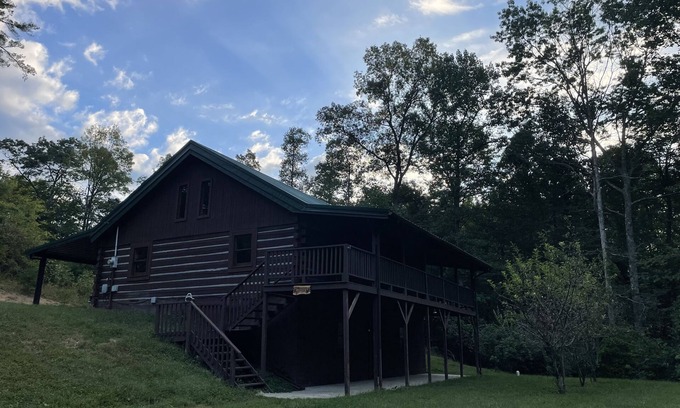 Campton Cabin | Quiet Cabin Nestled in Red River Gorge. Close to world class hiking and climbing
