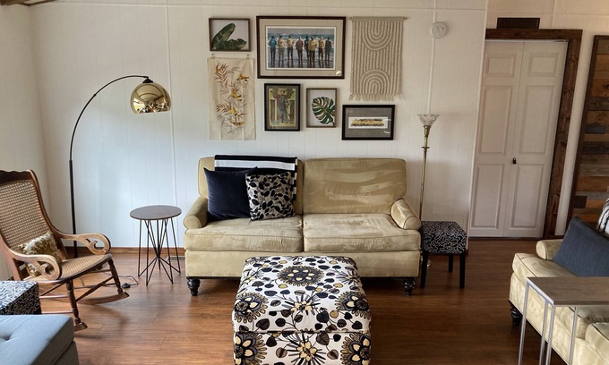 Agate Beach House | Quiet, clean, spacious home - walk to the beach, Yaquina light house & surfing.