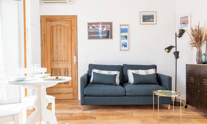 Jean-Medecin Apartment | Quiet & Cosy 1 Bdr Downtown – AC & Parking