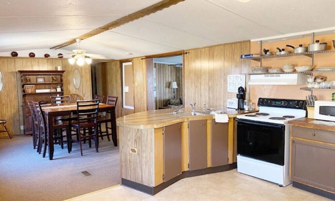 Kinards House | Quiet country living, mobile home down dirt lane