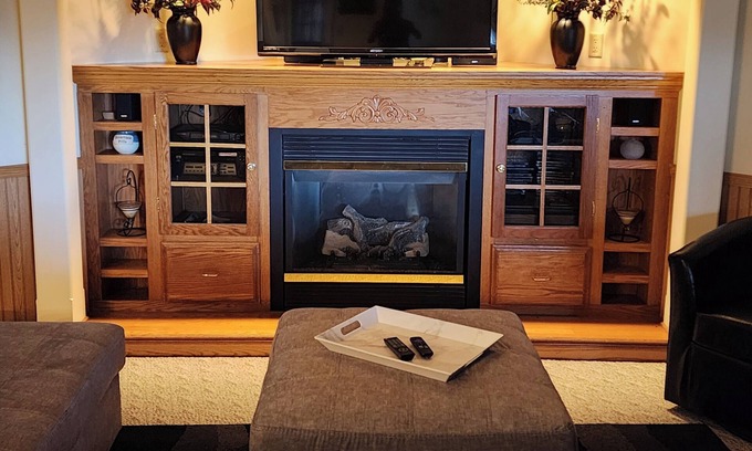 Fort Atkinson Apartment | Quiet Country Oasis. Spacious and serene apartment. Gas fireplace, private patio