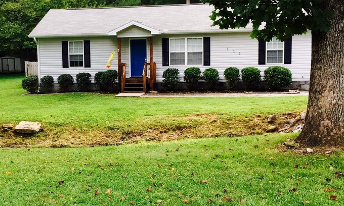 Hendersonville House | Quiet, Cozy, and Family Friendly in Hendo