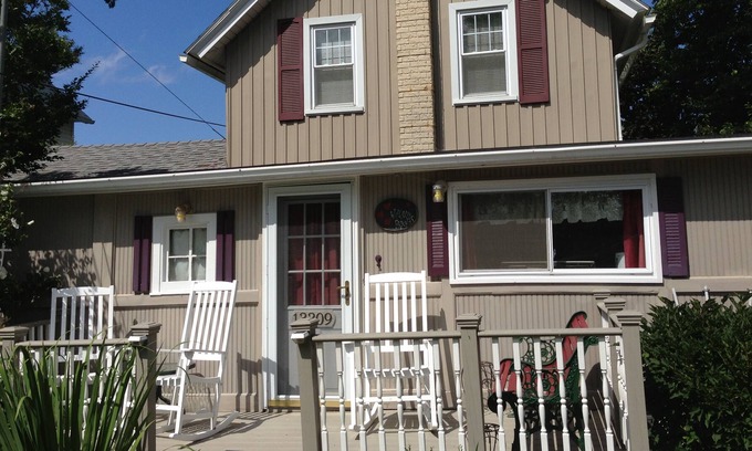 Fancher Cottage | Quiet, Cozy Cottage With Two Waterfronts, On Lake Ontario And Johnson's Creek