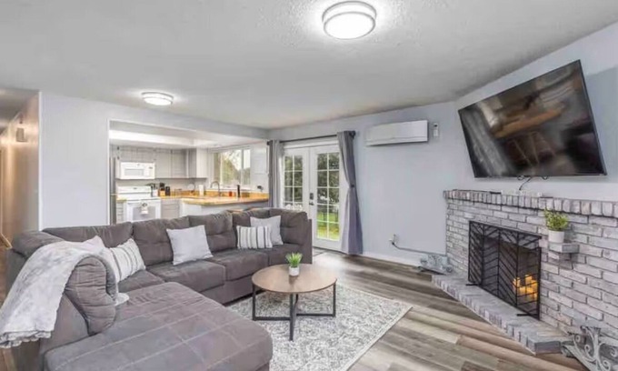 South Richland House | Quiet & Cozy South Richland Home
