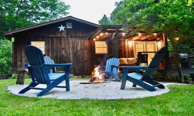 Denniston Cabin | Quiet Creek Cabin: Cozy Retreat with Hot Tub in the heart of Daniel Boone Forest