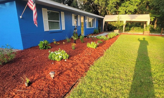 Crystal River House | Quiet Crystal River retreat, Near Three Sister Springs, Kings Bay, Free Kayaks