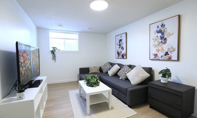Brentwood House | Quiet Family Friendly, 4 min UofC Shops, 9 min DT