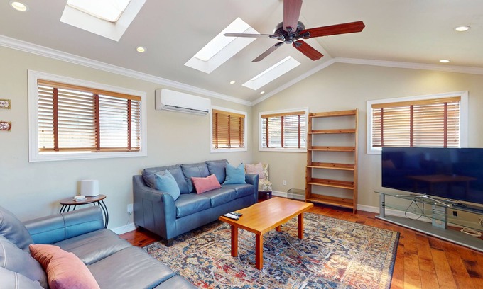 Bay Ho House | Quiet Family Neighborhood, centrally located