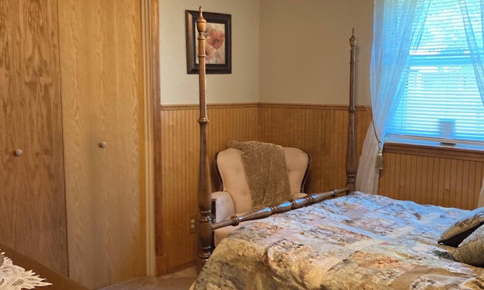 Russellville House | Quiet family space close to town. In walking distance of the baseball fields.