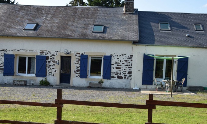 Hudimesnil House | Quiet farmhouse with large garden, 10 minutes from the sea and Granville