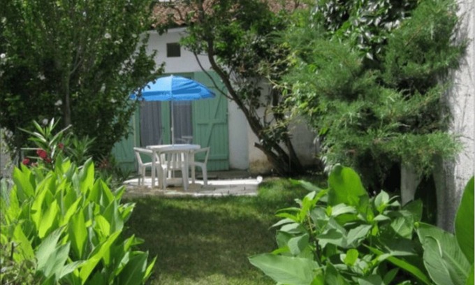 Saint-Georges-de-Didonne House | Quiet village house, 300 m from the beach, heart of Saint-Georges-de-Didonne