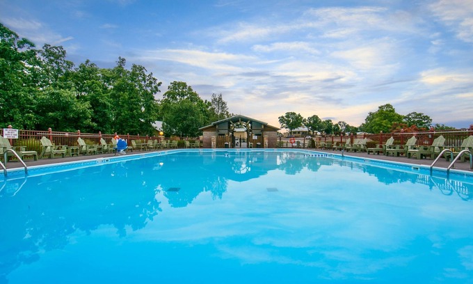 Branson Villa | Quiet Golf Course Villa