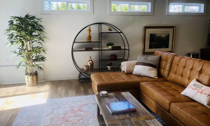Newberg House | Quiet Haven Steps to All. Gated, Fenced, King Bed!