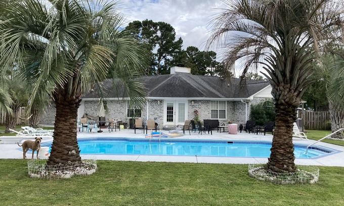 Socastee House | Quiet Home Close to Beach w/Private Pool