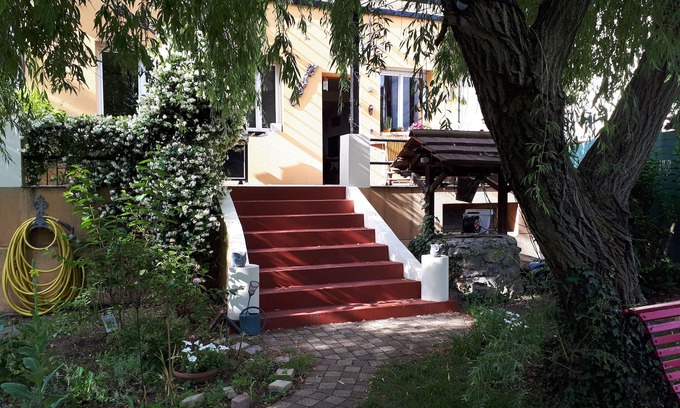 Le Plateau House | quiet house with private garden and parking - 20 minutes Paris - 30min Eurodisney