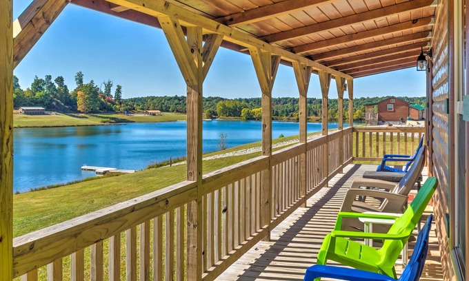 Mammoth Cave Cabin | Quiet Lakefront Escape w/ Fire Pit, Trails & Dock!