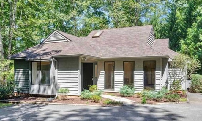 Charlottesville House | Quiet location & Spacious 1-Story House—near trails & 4 mi from DT.