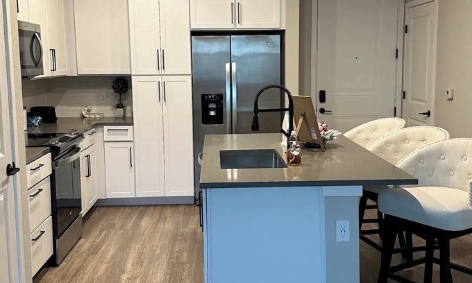 Davenport Apartment | Quiet luxury apartment