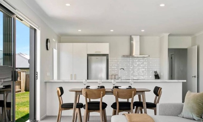 Wharewaka House | Quiet Modern Haven *No Service Fee*