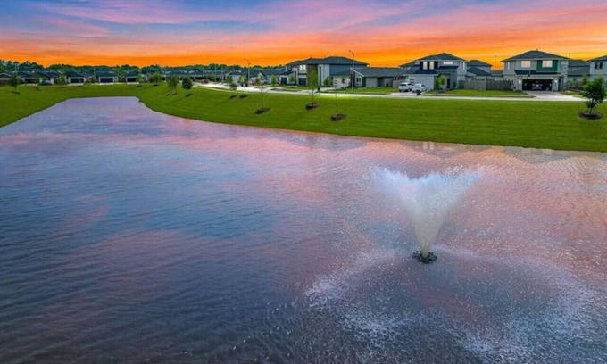 Southeast Houston House | Quiet Modern Stay: Free Snacks & Near NRG