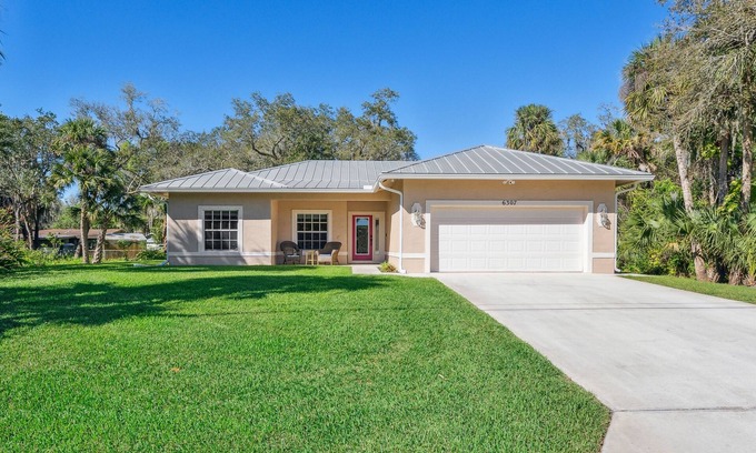 White City House | Quiet neighborhhood close to Mets spring training, beach & amenities