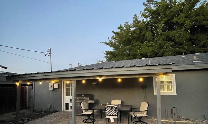 Roswell House | Quiet neighborhood minutes away from Roswell's downtown & NMMI
